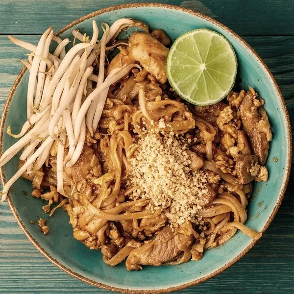 Jak łatwo przygotować pad thai w domu - krok po kroku do idealnego smaku